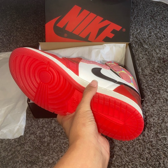 Jordan 1 “Spider-verse” - Picture 4 of 8